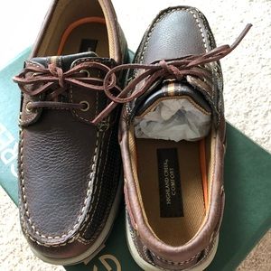 NIB Brown boat shoes. Size 7